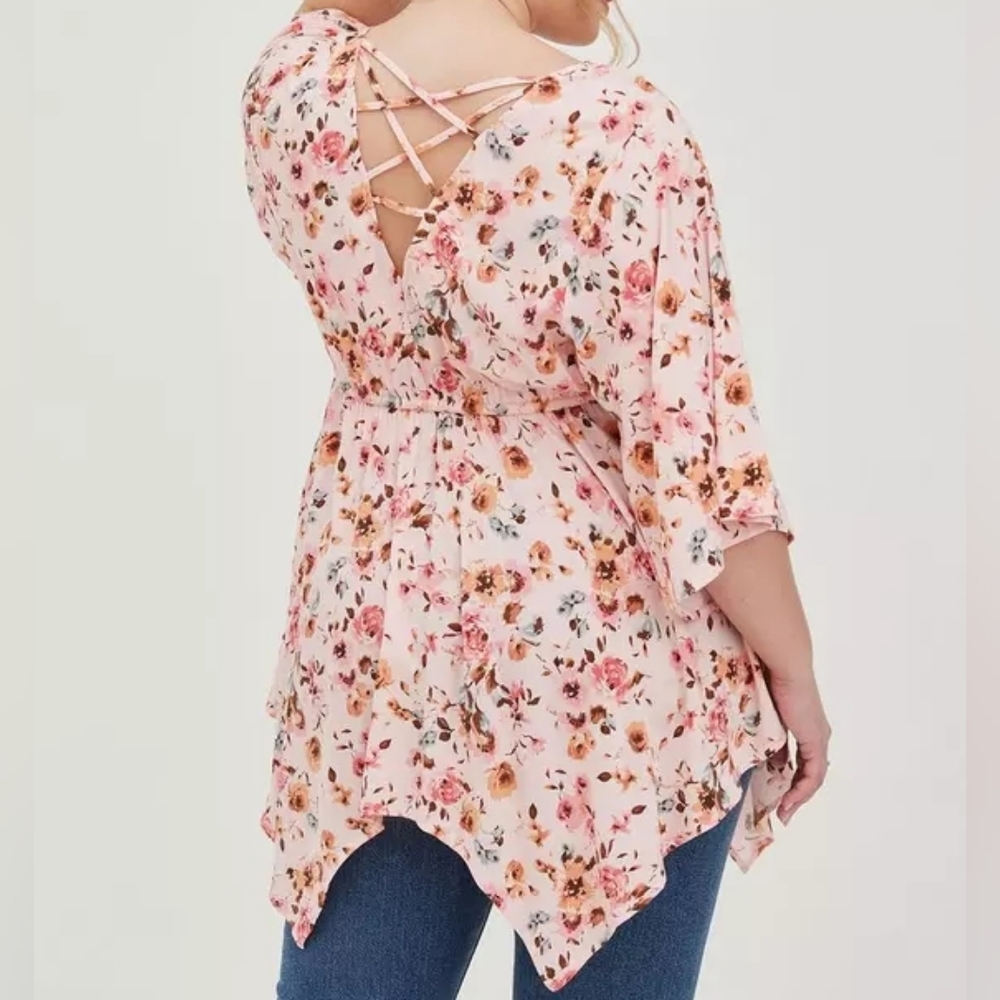 torrid Floral Baby Pink Babydoll Challis Sharkbite Hem Tunic Top - Picture 2 of 4